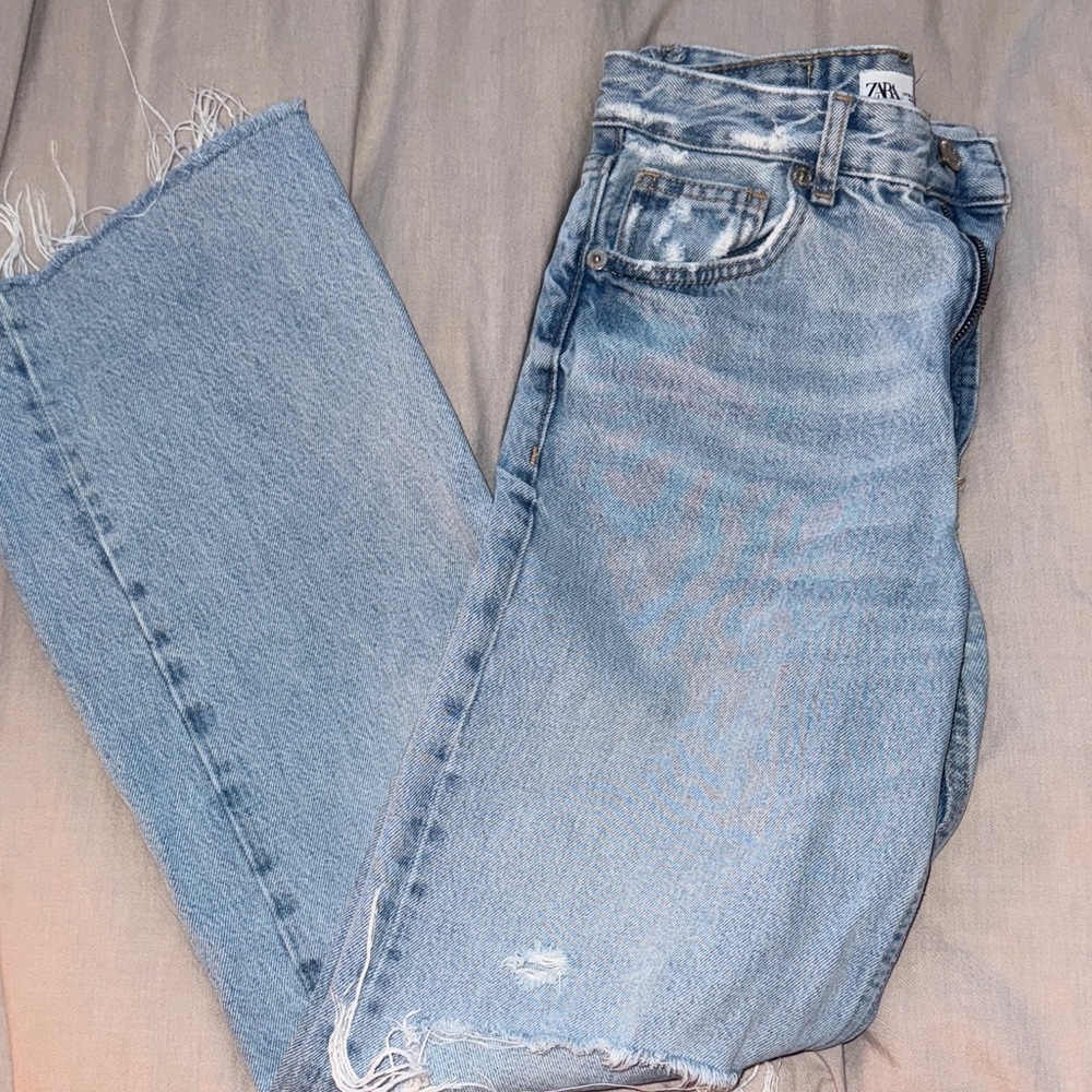 Zara Women's Faded Blue Straight Leg Jeans